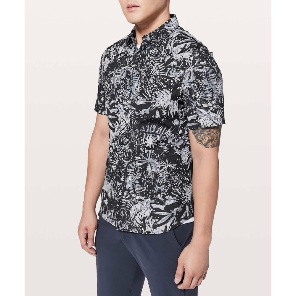 Lululemon - All Town Short Sleeve Buttondown Shirt